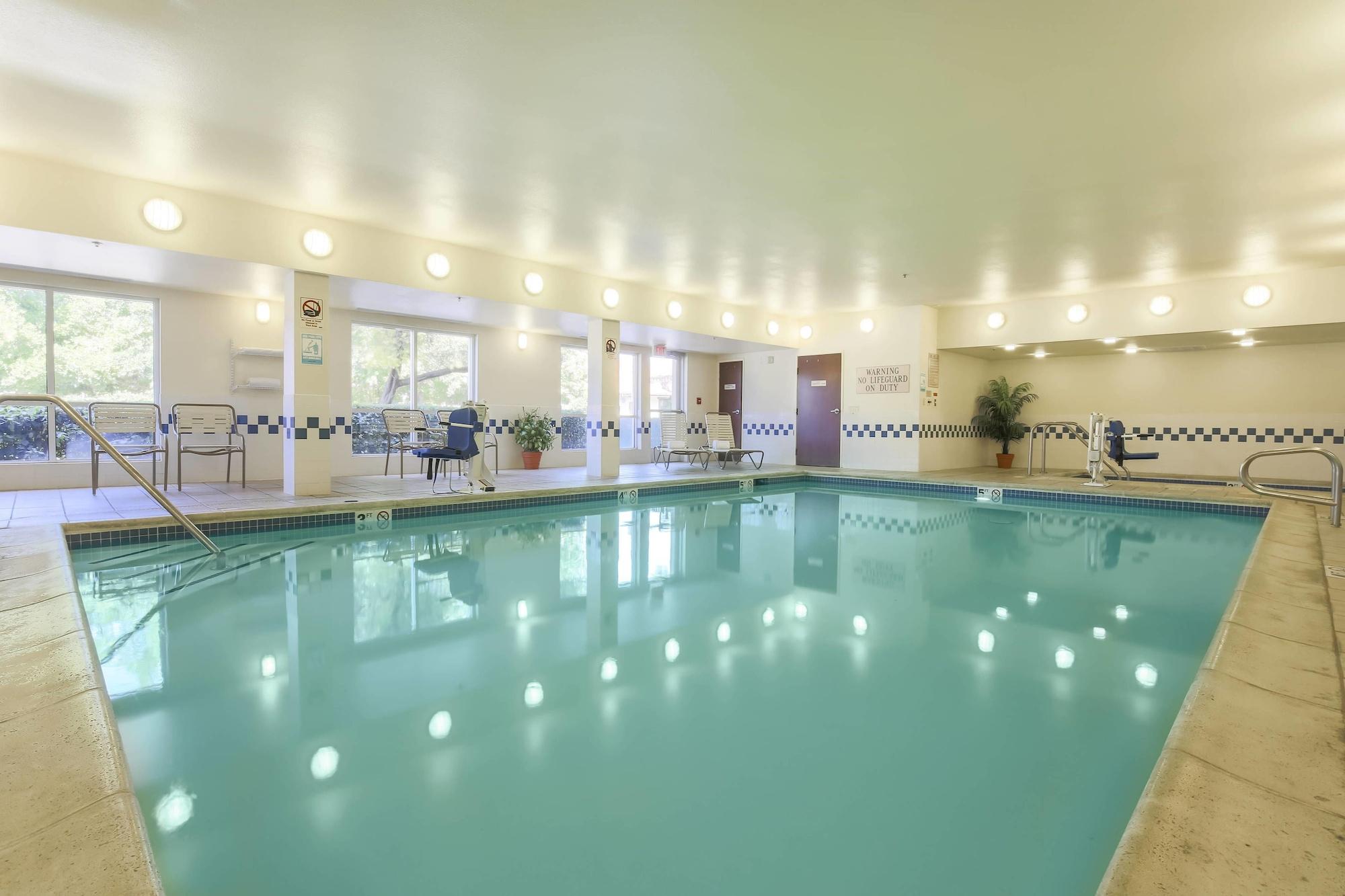 Hotel Fairfield By Marriott Sequoia Visalia