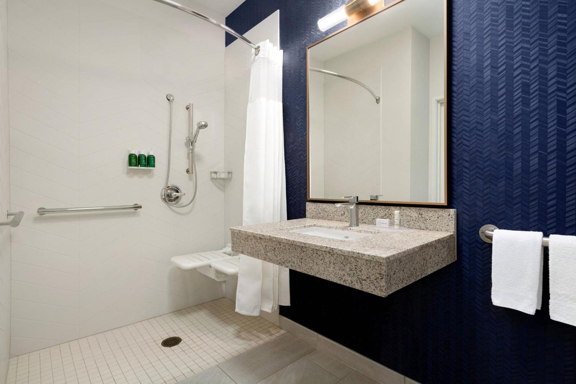 Fairfield By Marriott Sequoia Visalia